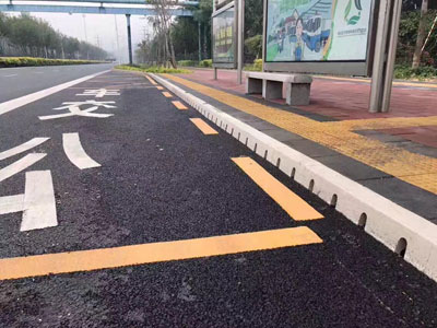 排水路缘石公交站案例图